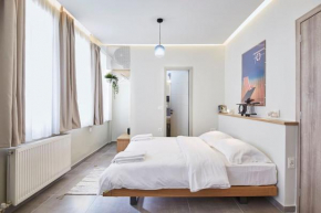 Live in a funky & renovated studio near Acropolis